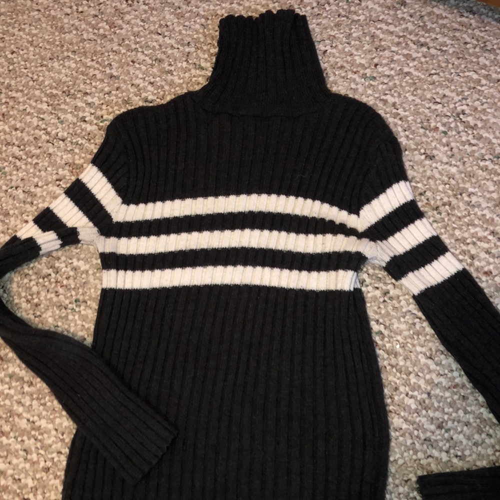 Turtle neck sweater